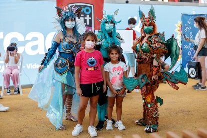 Los más peques lo pasaron en grande con los videojuegos urbanos de Arcade Bits en el CC Torrecárdenas.