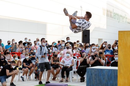 Exhibición de skate en las instalaciones del CC Torrecárdenas.