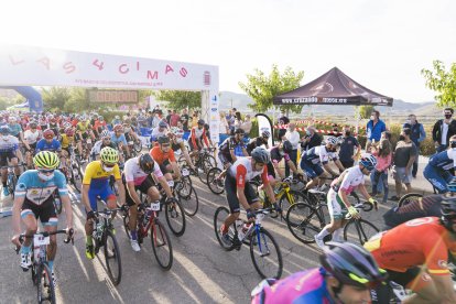 Los corredores camino de las cimas almerienses.