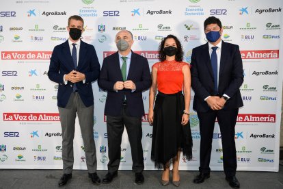 Caixabank Empresas: Javier Rivas, director de Área de Almería Levante; Juan Ignacio Zafra, director territorial; Mª del Mar Peláez, directora de Área Poniente; Antonio Martínez, director de Agrobank.