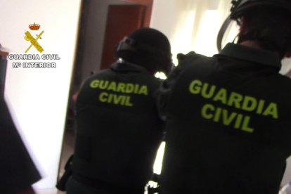 La Guardia Civil se desplazó hasta su domicilio para practicar la detención.