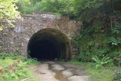 Túnel de La Engaña, Vega de Pas, Cantabria.