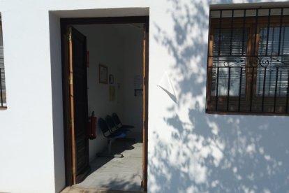 El consultorio de Felix abre sus puertas.