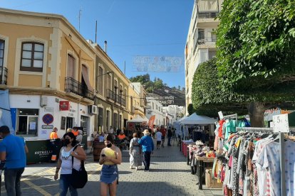 Poco a poco van sumándose visitantes al Día de la Naranja.