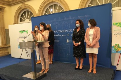 Representantes de las distintas administraciones presentes en el acto.