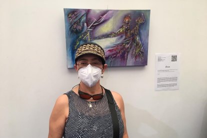 Ángeles Lozano, pintora y afiliada de la ONCE.