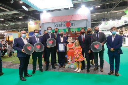 La Diputación ha visitado diversos stand.