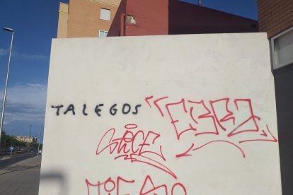 Otra firma de Talegos en Avenida Sierra Alhamilla.
