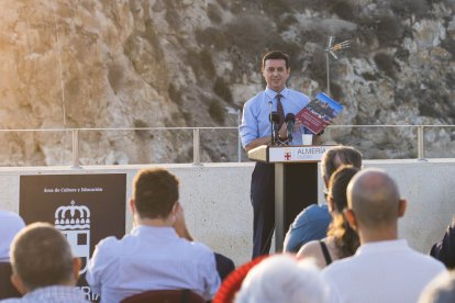El presidente de la Diputación de Almería, Javier A. García, durante la presentación.