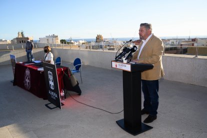 El concejal de Cultura, Diego Cruz durante la presentación del libro.
