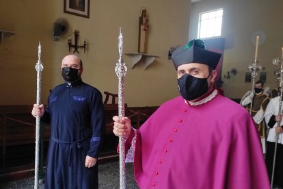 El canónigo de la Catedral Ramón Garrido y el padre Vasyl Diakiv.