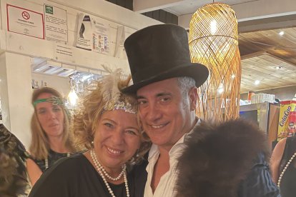 Amigos y familiares en la boda.