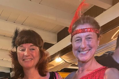 Amigos y familiares en la boda.