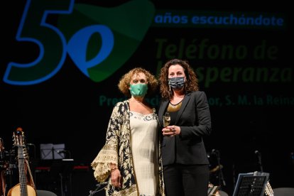 Entrega del reconocimiento al Ayuntamiento de Almería.