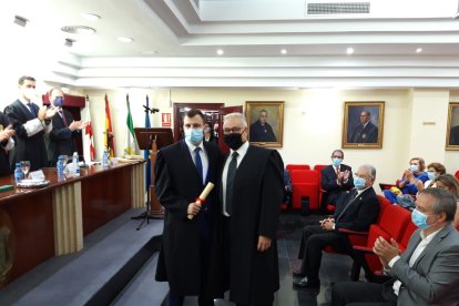 Adrián Morales Hurtado y su padrino Pedro Montoya Soler