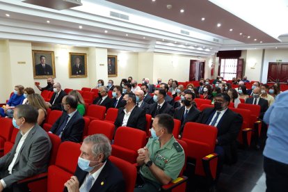 Asistentes al acto de colegialización en el Salón de Actos del Colegio de Abogados de Almería