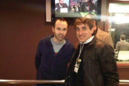 Conociendo a su paisano Andrés Iniesta.