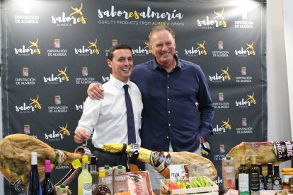 Gran complicidad entre el presidente y el presentador.