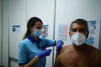 La campaña continuará con mayores de 65 años, embarazadas y personas con patologías crónicas.