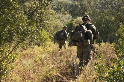 Miembros de la X Bandera en el perímetro de la base de Ronda