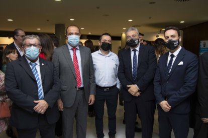 Juan Antonio González, presidente de Vicasol; José Manuel Fernández, director general de Vicasol; Daniel Martínez, ceo de Climbea; Juan Fernández, consejero delegado de La Voz; y Ricardo Céspedes, director comercial de La Voz.