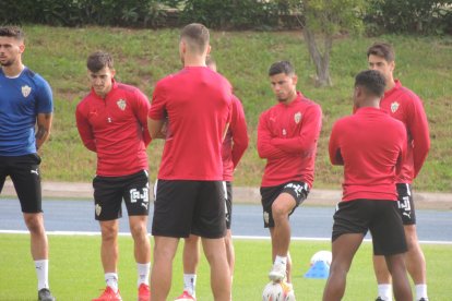 Robertone con las botas puestas.