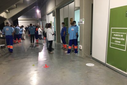 Sanitarios este martes 26 en el Palacio de los Juegos Mediterráneos.