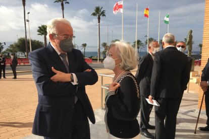 El empresario Miguel Santaella en la entrada del Auditorio Maestro Padilla