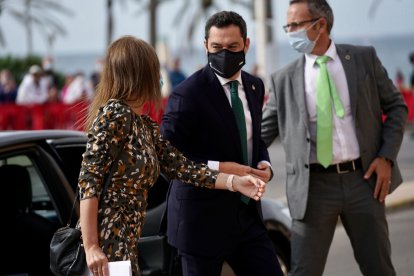 El presidente de la Junta, Juanma Moreno, a su llegada al Auditorio.