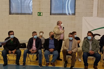 Joaquín García, exalcalde de Níjar, hablando sobre José Pérez Vargas.