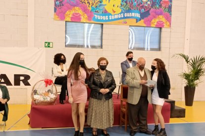 Las nietas regalaron un viaje al matrimonio.