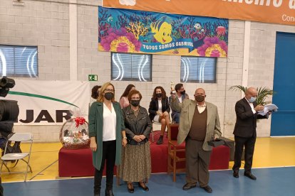 El Ayuntamiento de Níjar le otorgó un \'Óscar\' y la medalla del municipio.