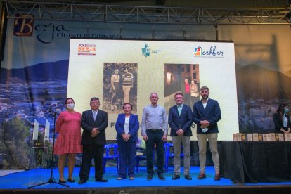 Acehber homenajeó, como cada año, a comerciantes jubilados del municipio.