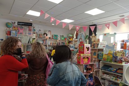 El interior de la librería.