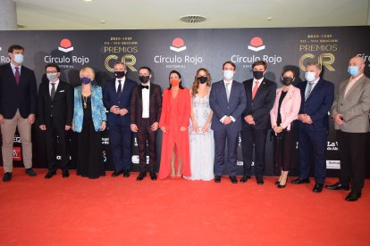 Autoridades institucionales como la Diputación de Almería, el Ayuntamiento de Roquetas de Mar que apuestan por la cultura o la presidenta del Parlamento de Andalucía, Marta Bosquet.