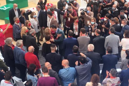 Pedro Sánchez y Juan Espadas, a su llegada a la clausura del congreso del PSOE andaluz.