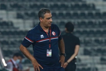 En el banquillo se siente cómodo.