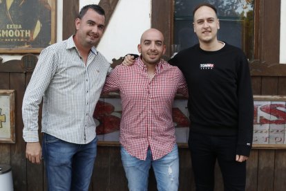 Jose Carlos, francisco y Pedro disfrutando de las fiestas
