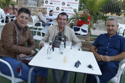 Ana, Willy y Andrés cuevanos disfrutando de los festejos del patrón del municipio