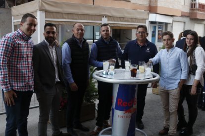 Entre amigos disfrutando de la feria de San Diego 2021