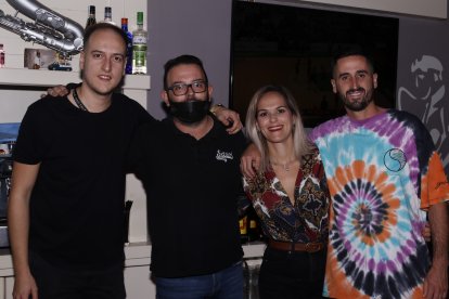 Equipo de pub Saxo en la feria del municipio