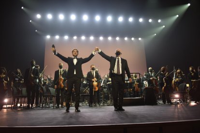 Bisbal junto a Michael Thomas, director de La OCAL.