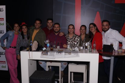 Paquita María celebra su cumpleaños rodeada de amigos en las fiestas de San Diego de su localidad