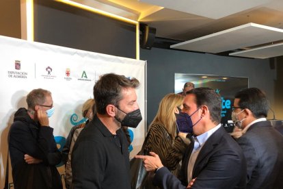 Arturo Valls y el presidente de la Diputación, antes de comenzar el acto.