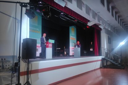 ASEMGADOR, premio Empresa en los Premios Andarax. Recoge Carlos Martínez, presidente de la asociación de empresarios.