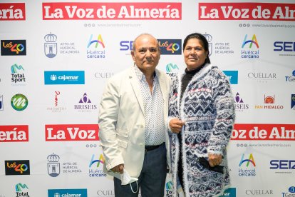 Ana Fernández y Emilio Fernández posaron juntos a su llegada en el ‘photocall’ instalado a la entrada de la décima edición de los Premios del Andarax.
