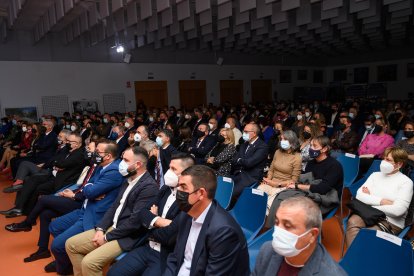 El centro cultural de Huércal de Almería reunió a cientos de almerienses para celebrar el día grande del Andarax.