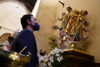 El presidente de Diputación, Javier A. García, ante San José.