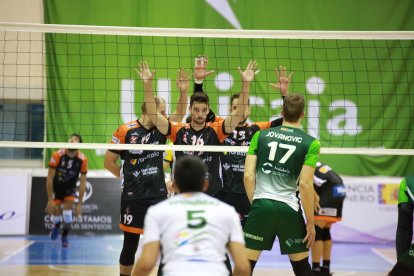 El equipo almeriense tiene un partido menos.