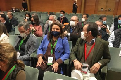 En el centro, Carmen Crespo, consejera de Agricultura.